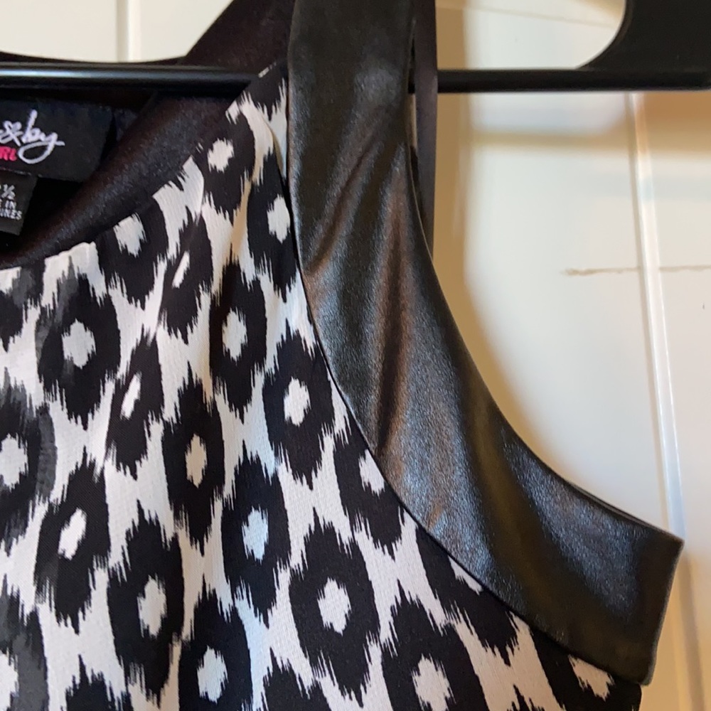 BLACK AND GRAY DRESS - Picture 2 of 3